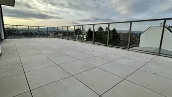 Expose SKY VIEW APARTMENT nahe U1! Zwei Badezimmer! Provisionsfrei