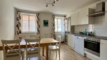 Expose Möblierte WG 5-Zimmer-Wohnung - hell, modern und mitten in der Innenstadt - WG geeignet!