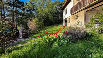 Expose Idyllisches Einfamilienhaus mit Weitblick – Wohnen in Hanglage mit Aussicht - eingebettet in die "Neue Welt"