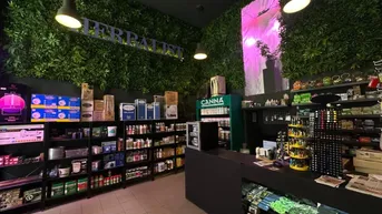 Expose Geschäftslokal im 7. Bezirk – Erfolgreicher Head- &amp; Growshop mit starker Eigenmarke zu vergeben