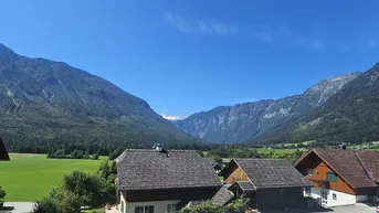 Expose Lichtdurchflutete Wohnung mit traumhaftem Dachsteinblick und großen Balkonen