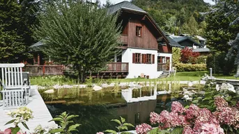 Expose Familienanwesen - stilvoll mit großem Garten und Schwimmteich