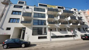 Expose Garagenplatz in Neubau mit komfortabler Zufahrt (kein Stappelparker!)