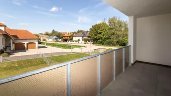 Expose ERSTBEZUG: Modernes Reihenhaus mit Loggia und Garten 