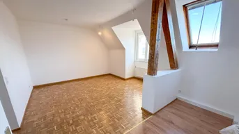 Expose Helle, schön sanierte Dachgeschoßwohnung