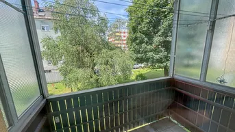 Expose Balkonwohnung mit Blick in den Hof