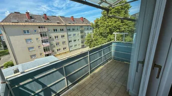 Expose Helle Wohnung mit Balkon