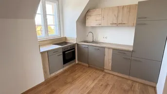 Expose Helle, sanierte Dachgeschoßwohnung mit Fernblick