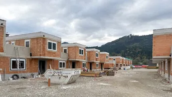 Expose Modernes Eckreihenhaus mit großzügigen Freiraum
