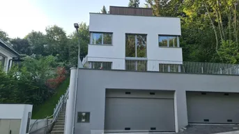 Expose Stilvolle Niedrigenergievilla mit Weingartenblick