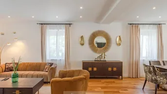 Expose Luxuriöse Stadtvilla mit Garten und Garagen in zentraler Grünlage