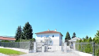 Expose Traumhafter Landsitz im Villenstil mit Pferdeställen!