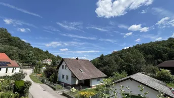 Expose Ein- / Mehrfamilienhaus mit vielseitigen Nutzungsmöglichkeiten am Fuße des Göttweiger Berges!