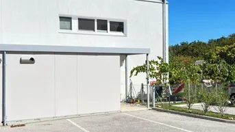 Expose Moderne Wohnoase in Top-Lage: Doppelhaushälfte mit Panoramablick, Garten, Terrasse, 2 Stellplätzen &amp; 2 Außen- Abstellräume!