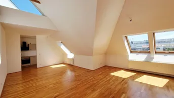 Expose Lichtdurchflutete Maisonette mit Dachterrasse &amp; Klimaanlage – wohnen zwischen Landhausviertel &amp; Promenade