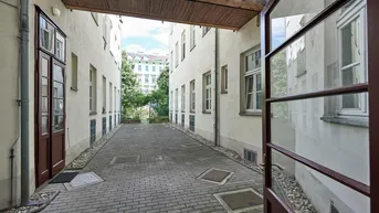 Expose Modern Living mit Hofblick
2-Zimmer-Eigentum mit Blick in den Innenhof