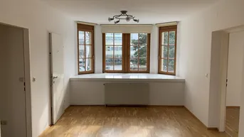 Expose Helle und großzügige Ordinationsfläche in zentrumsnaher Lage von Baden 
mit Blick auf die Schwechat