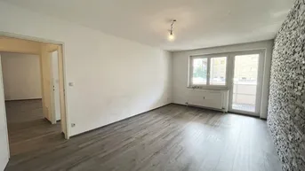 Expose Geräumige 2 Zimmer Wohnung mit großer Freifläche - Enkplatz