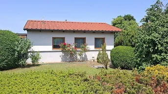 Expose Kleines Einfamilienhaus mit Garage und großem Grund