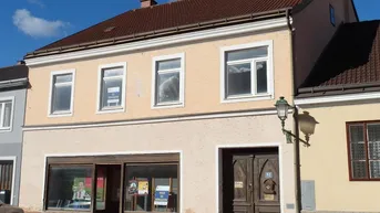 Expose SANIERUNGSBEDÜRFTIGES STADTHAUS MIT NEBENGEBÄUDEN UND INNENHOF - LITSCHAU AM HERRENSEE - WALDVIERTEL
