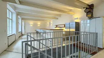 Expose Loft-Maisonette in sehr guter Lage mit privatem Innenhof - absolute Ruhelage