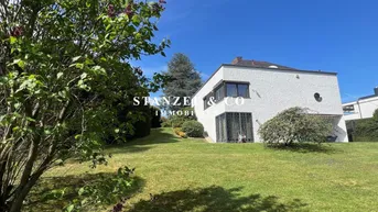 Expose SONNENDURCHFLUTETE VILLA IN BESTLAGE