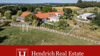Expose Landhaus der Superlative mit Reitstall und -halle in der Golf- und Thermenregion