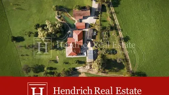 Expose Bezaubernder Landsitz in Wienerwald-Alleinlage mit Schwimmteich auf 3,4 Hektar - 23 km zur Wiener Westeinfahrt