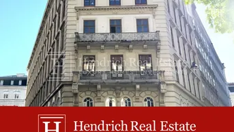 Expose Repräsentatives Altbaujuwel mit großem Balkon in Wiens Innenstadt – 2 Pläne zur Generalsanierung