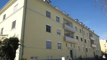 Expose Helle Wohnung im Zentrum mit PKW Abstellplatz