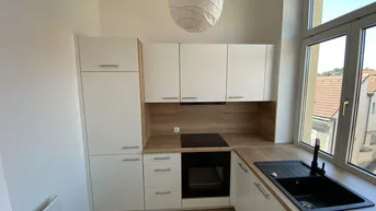 Expose MIETE! Charmante 2-Zimmer-Dachgeschoßwohnung in top Lage in 4400 Steyr