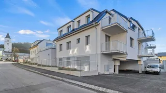 Expose ++ NEU ++ GENIALE DREI Zimmer mit BALKON
