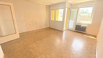 Expose NEUER PREIS! PROVISIONSFREI VOM EIGENTÜMER! UNSANIERTE 3-ZIMMER WOHNUNG MIT LOGGIA BEIM COLOSSEUM21!