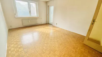 Expose NEUER PREIS! PROVISIONSFREI VOM EIGENTÜMER! UNSANIERTE 3-ZIMMER WOHNUNG MIT WINTERGARTEN!