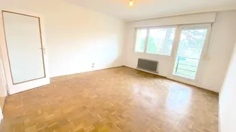 Expose PROVISIONSFREI! UNSANIERTE 3-ZIMMER WOHNUNG MIT BALKON AM REBENWEG!