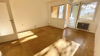 Expose NEUER PREIS! PROVISIONSFREI VOM EIGENTÜMER! 3-ZIMMER WOHNUNG MIT LOGGIA BEIM COLOSSEUM21!