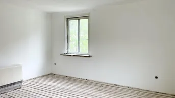Expose PROVISIONSFREI VOM EIGENTÜMER! SANIERUNGSBEDÜRFTIGE 3-ZIMMER-WOHNUNG NÄHE PURKERSDORF ZENTRUM!