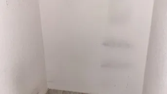Expose PROVISIONSFREI VOM EIGENTÜMER! UNSANIERTE 3-ZIMMER-WOHNUNG MIT BALKON!