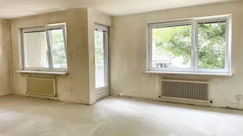 Expose PROVISIONSFREI VOM EIGENTÜMER! GROSSZÜGIGE UNSANIERTE 4-ZIMMER-WOHNUNG MIT LOGGIA!