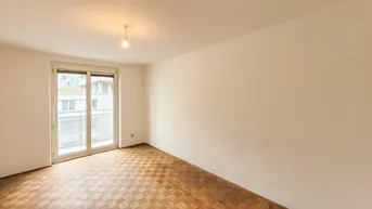 Expose PROVISIONSFREI VOM EIGENTÜMER! UNSANIERTE GUT AUFGETEILTE 3-ZIMMER WOHNUNG MIT BALKON!