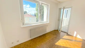 Expose PROVISIONSFREI VOM EIGENTÜMER! UNSANIERTE 3-ZIMMER WOHNUNG MIT WINTERGARTEN!