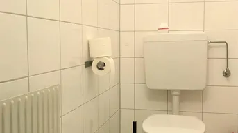 Expose Nette 2-Zimmerwohnung mit Südloggia und Autoabstellplatz!
