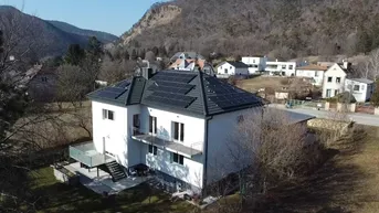 Expose Exklusive Dachgeschosswohnung in Traumlage – Ihre Ruheoase mit Fernblick