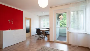 Expose ++ Großzügige Wohnung mit blick in den Schlosspark ++