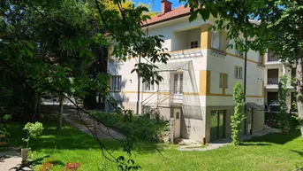 Expose Schöne großzügige Maisonette Wohnung in Altbauvilla!