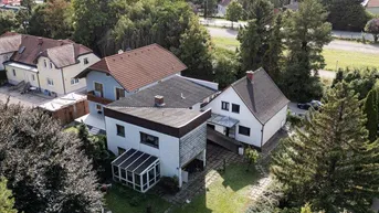 Expose ++ Großes Grundstück mit zwei sanierungsbedürftigen Häusern und Garage auf großem Grund ++