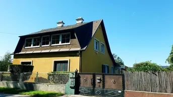 Expose Einfamilienhaus mit Nebengebäude + großem Grundstück!