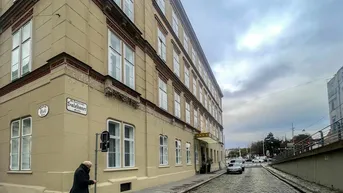Expose Attraktive Geschäftsfläche mit historischem Charme und vielseitigem Potenzial