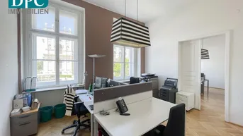 Expose helles Stilaltbaubüro beim Museumsquartier