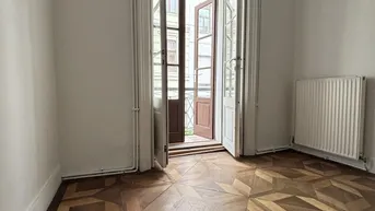 Expose Mitten im 8. ! Altbau mit Balkon